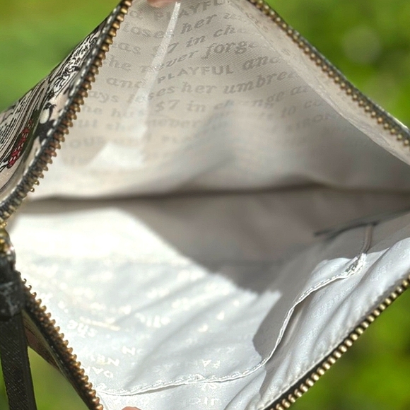 NWOT: (STORYBOOK)KATE SPADE NY x DISNEY MINNIE MOUSE COMIC MEDIUM BELLA WRISTLET - Picture 8 of 10